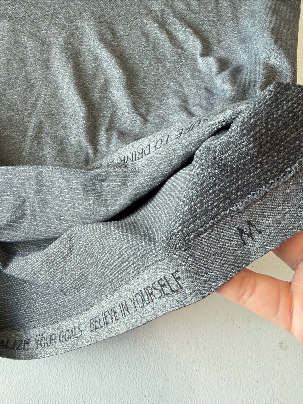 Men’s Lululemon Short Sleeve Size Medium - Picture 5 of 8